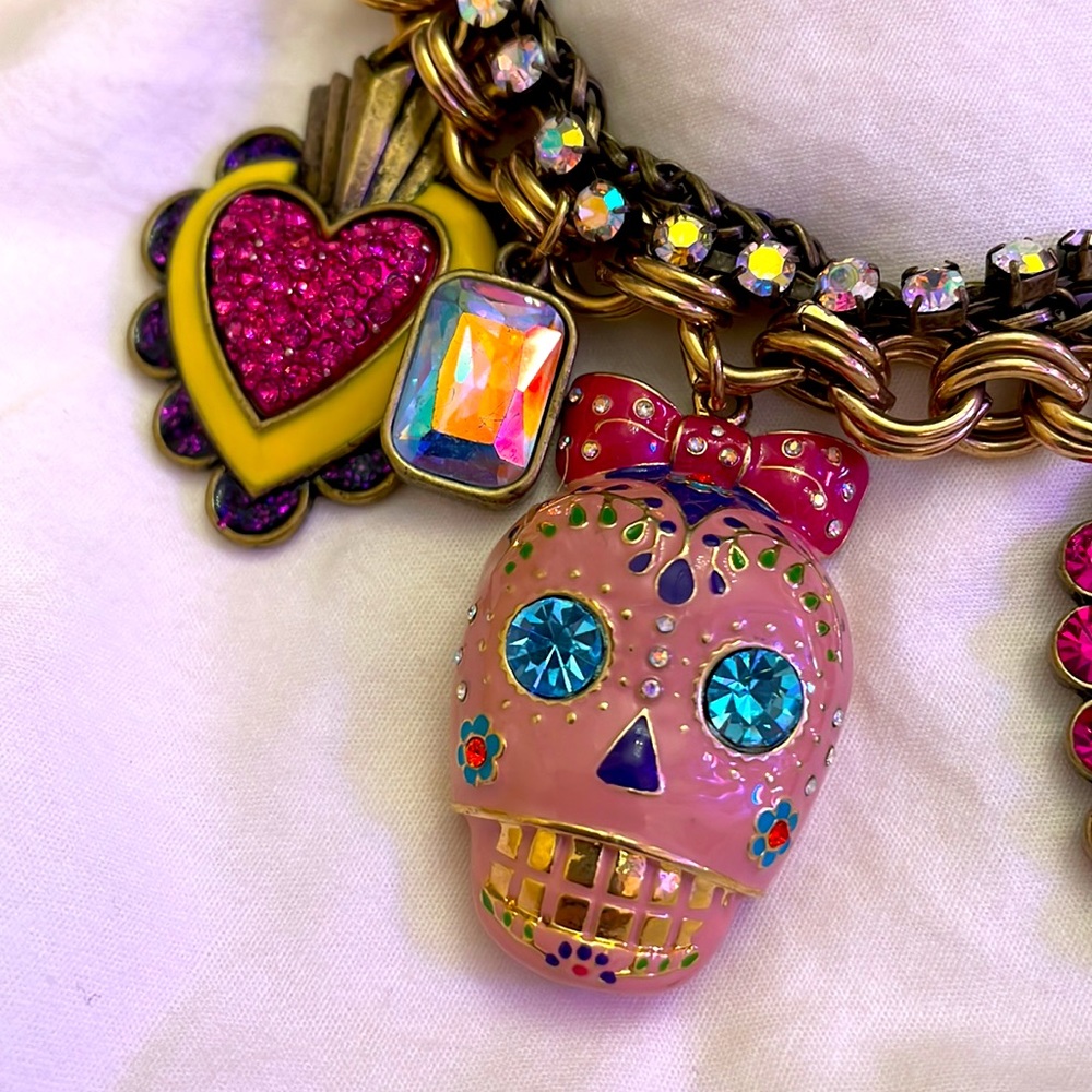 Vintage Betsey Johnson Pink sugar skull charm bracelet - Picture 4 of 12